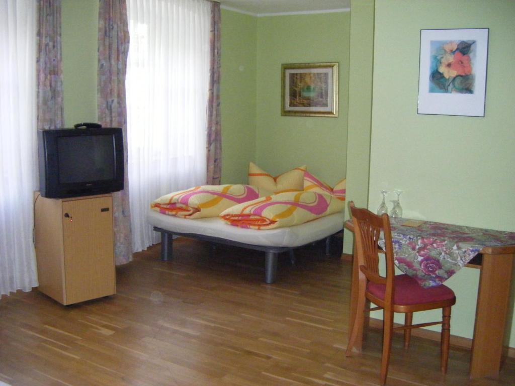 Gasthof Kreuz Hotell Heitersheim Rum bild