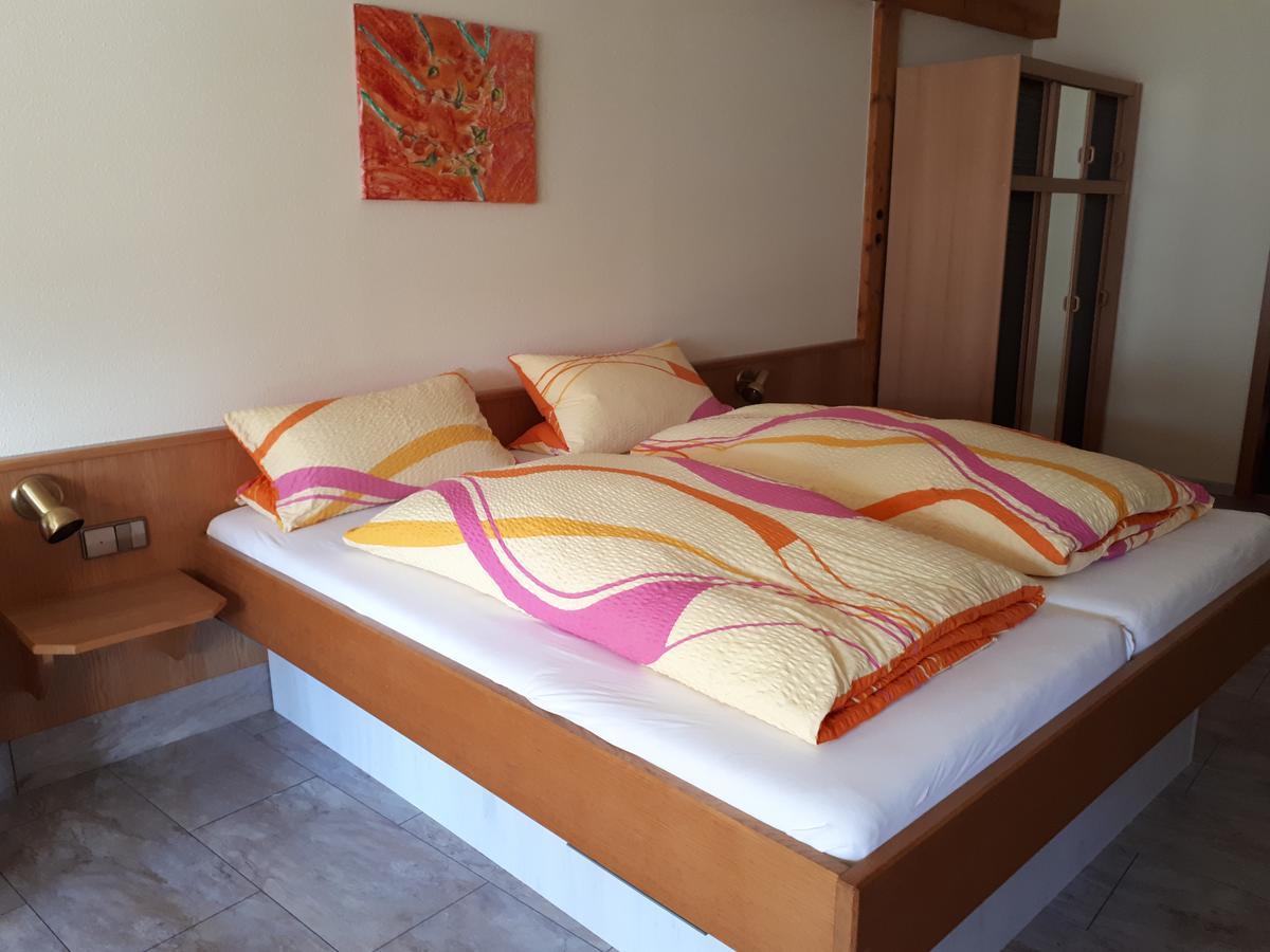 Gasthof Kreuz Hotell Heitersheim Rum bild